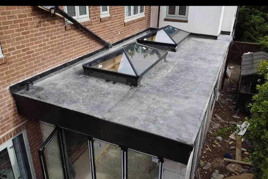 EPDM flat roof with two sky lanterns